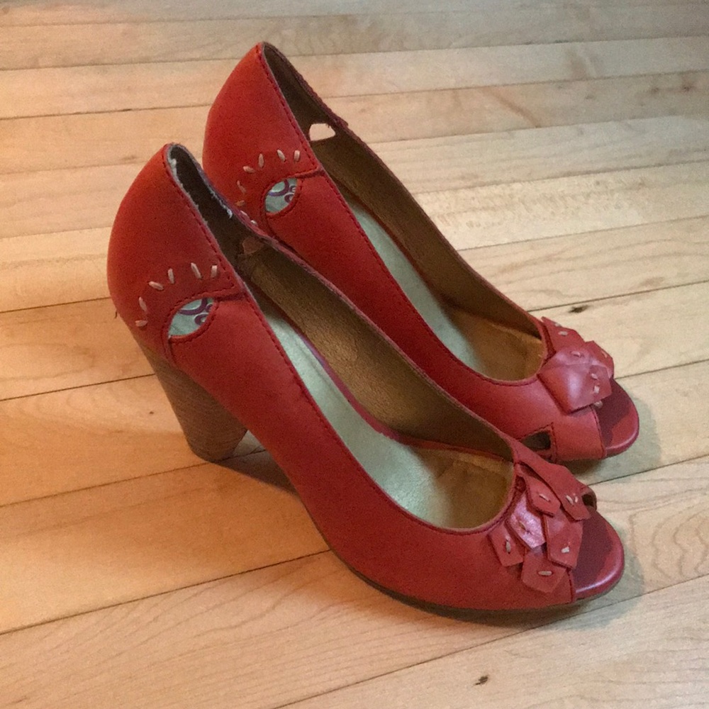 Seychelles Coral Peep Toe Heels - Size 7.5